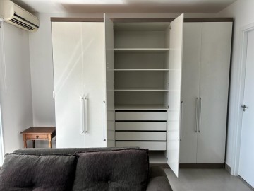 Vis�o da Sala a partir do lado oposto ao Sof�